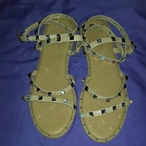 Nicole Miller Studded Sandals in Tan Never worn Before